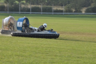Dernière course de F1 Miki se faisant doublé par